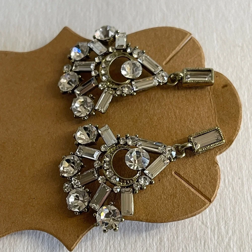 NWT Silver Crystal Chandelier Earrings - Picture 3 of 6